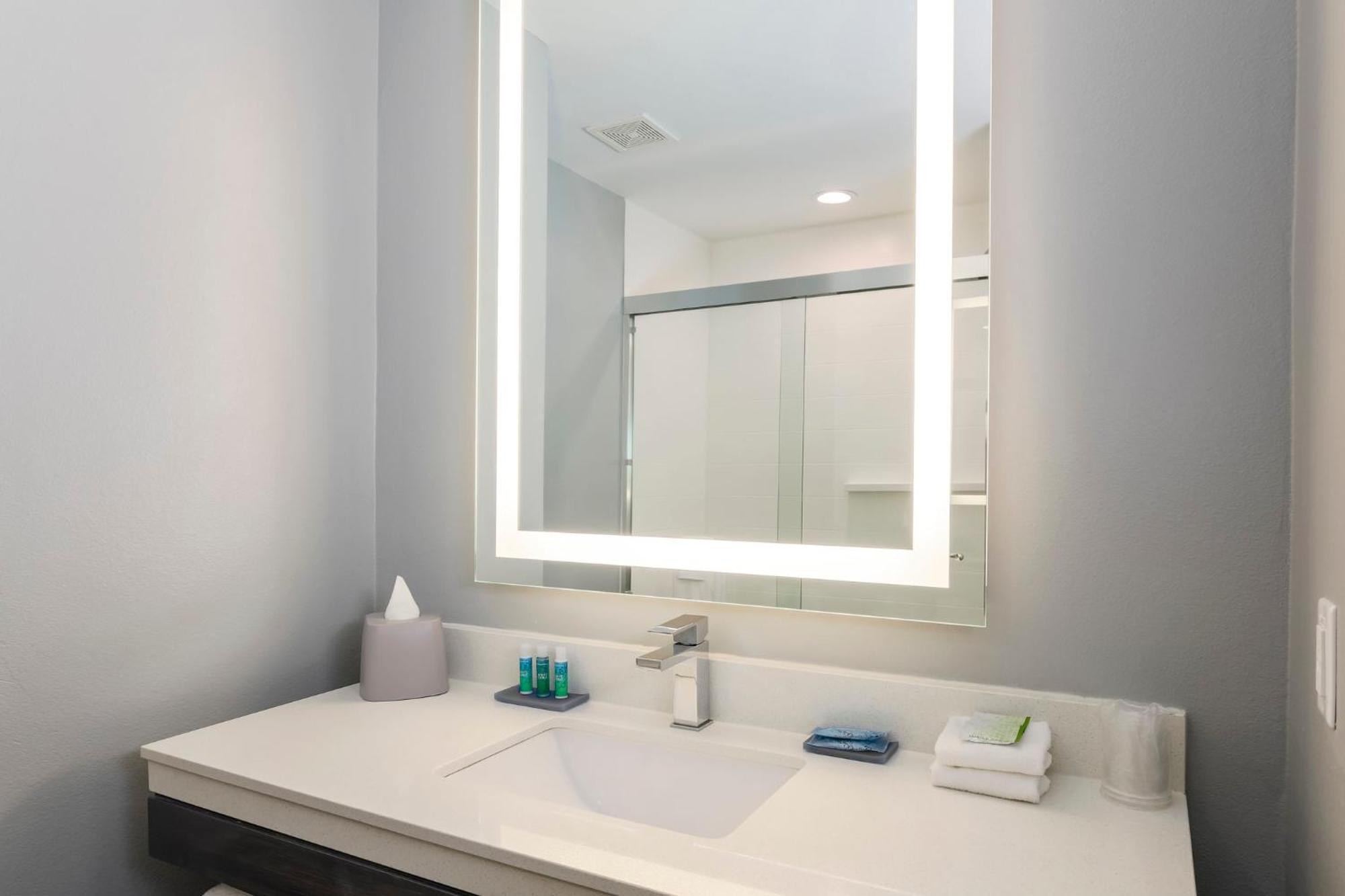 Holiday Inn Express & Suites Houston - Hobby Airport Area By Ihg מראה חיצוני תמונה